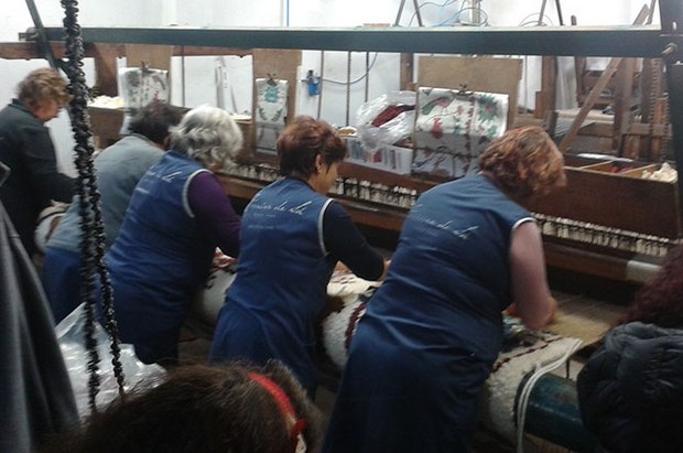 Weavers at the Ferreira de Sa factory