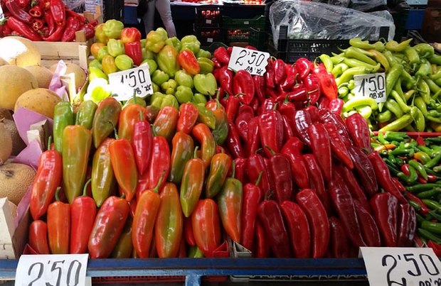 Peppers at the Women's market.