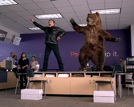 Quiet Man paired Burt Reynolds and an acrobatic bear for a FedEx spot. SOFTIMAGE|XSI was used to offer a highly realistic portrayal of hair and animal fur. © BBDO. Courtesy of Quiet Man Inc.