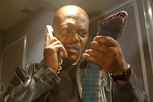 Samuel L. Jackson was contractually obligated to keep a safe distance from his slithering co-stars, so his interaction with the reptiles were of the digital variety.