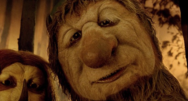 Framestore, under the supervision of Daniel Jeannette, enhanced the expressions of the Wild Things. However, to keep the look and performances real, they only did the movement of the face in CG.