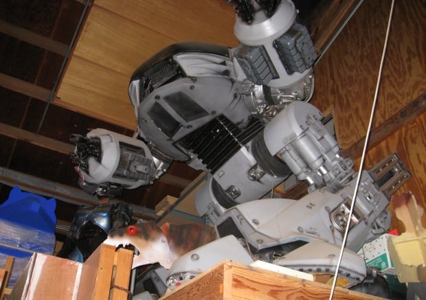 The huge evil robot model ED-209 from RoboCop just sits alone up in the rafters. It has no one to play with.