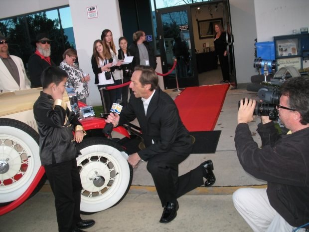 Perry Chen predicting 2011 Oscar winners live on CBS 8 at Oscar Night America – San Diego (photo by Zhu Shen)