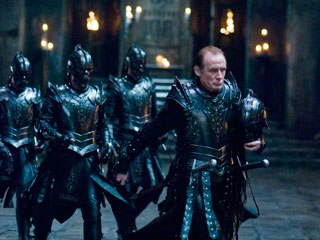 Viktor (Bill Nighy), the vampire king, leads his armies against the Lycans.