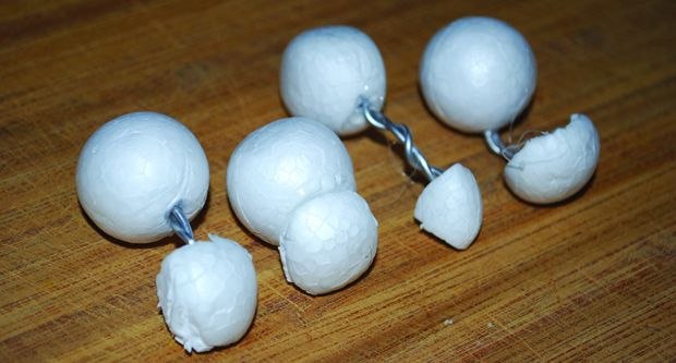 [Figure 3.116] Styrofoam armature structures for the clay replacement beans.