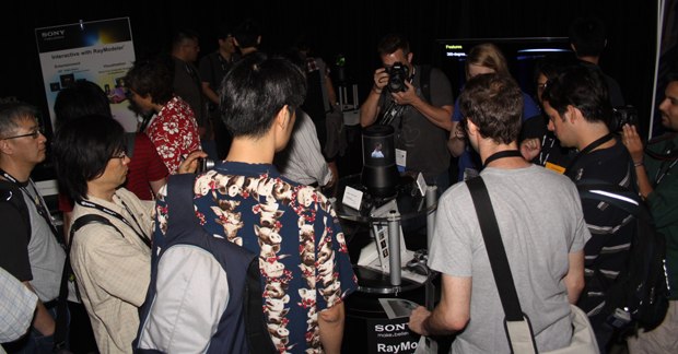 Attendees clamor to get a look at the 360-Degree Autostereoscopic Display.